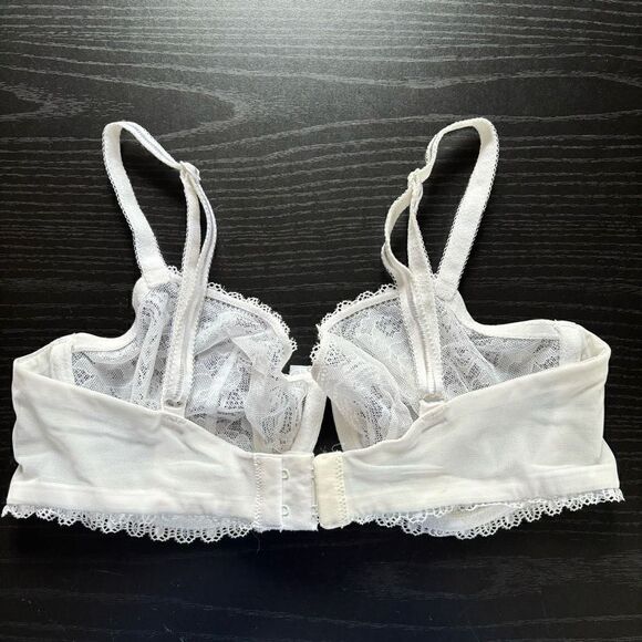Victoria’s Secret I do collection lace bra white 34D - Picture 2 of 11